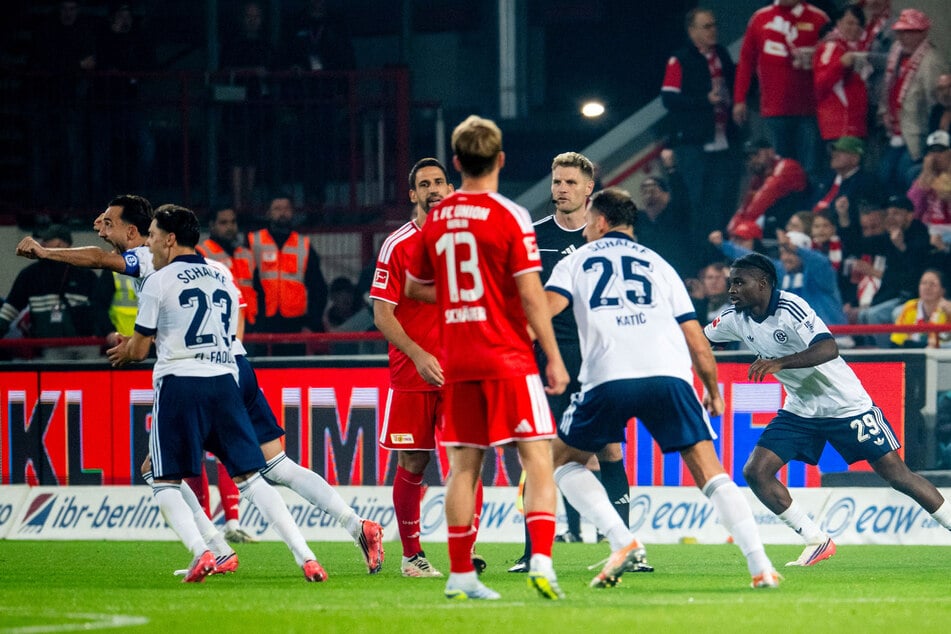 Auch gegen Schalke kassierten die Eisernen zu Hause wieder drei Gegentore.