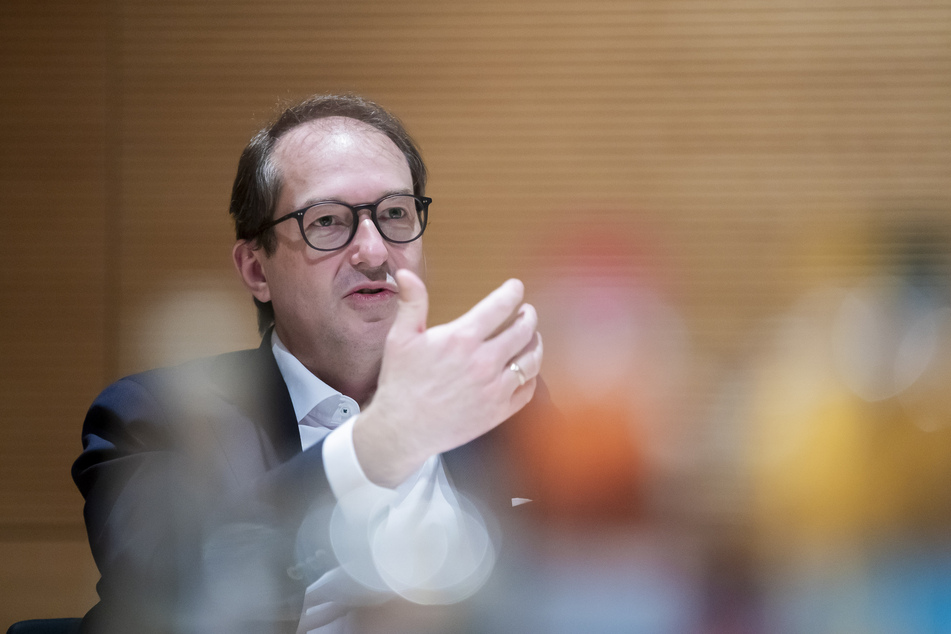Alexander Dobrindt (51, CSU) hat sich für eine höhere Steuerpauschale fürs Home-Office ausgesprochen.