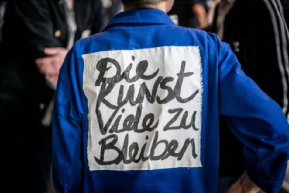 Wenn Kunstschaffende in der Hartmannfabrik diskutieren, geht's um Demokratie und Freiheit.