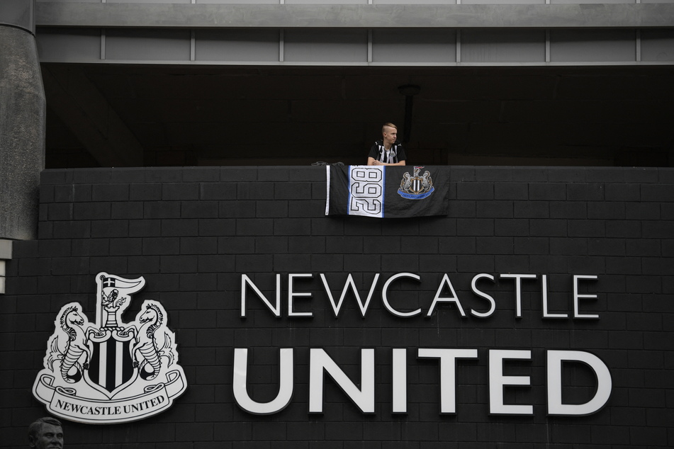 Unter der Leistung von Darren Eales feierte Newcastle United endlich wieder Erfolge. Nun zwingt ein gesundheitlicher Rückschlag den CEO zum Rücktritt.