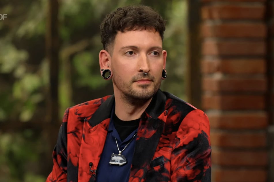 Händler Fabian Kahl (34) blättert für das edle Konglomerat 5700 Euro auf den Tisch.