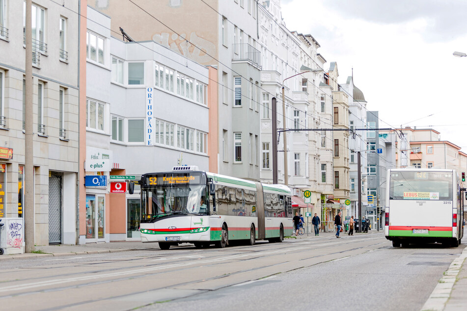 Aufgrund einer Baustelle müssen in Magdeburg mehrere Busse der MVB eine andere Route als geplant fahren. (Symbolbild)