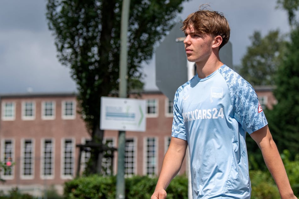Hertha-Talent Kennet Eichhorn feierte am Sonntag seinen 16. Geburtstag und darf damit nun bei den Profis eingesetzt werden.