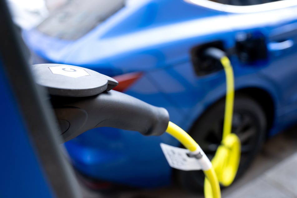 Unter bestimmten Voraussetzungen lassen sich Ladensäulen für Mehrfamilienhäuser fördern. (Symbolfoto)