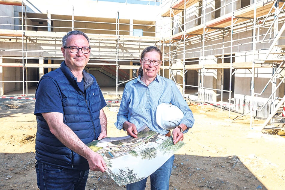 Dresdens Erster Bürgermeister Jan Donhauser (56, CDU) und Kita-Eigenbetriebsleiterin Sabine Bibas (59) verantworten das Millionen-Projekt.