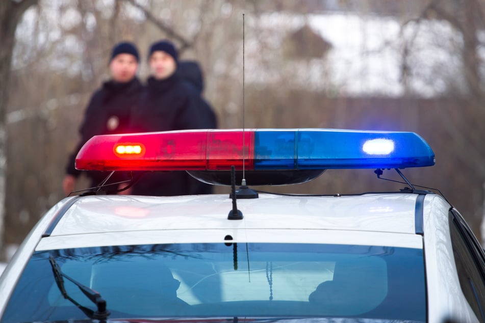 Die Polizei steht nach dem Leichenfund einer Frau vor einem Rätsel. (Symbolbild)