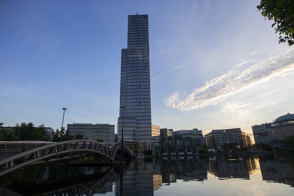 Der Kölnturm ist mit insgesamt 40 Etagen das höchste Bürogebäude in der Domstadt.