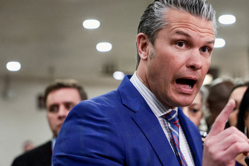 Pentagon to cut academic ties with Harvard as Hegseth rails against "wokeness"