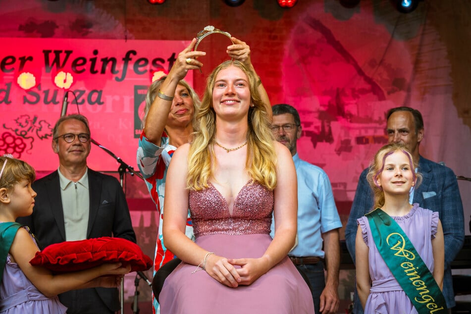 Saskia ist die noch amtierende Weinprinzessin.
