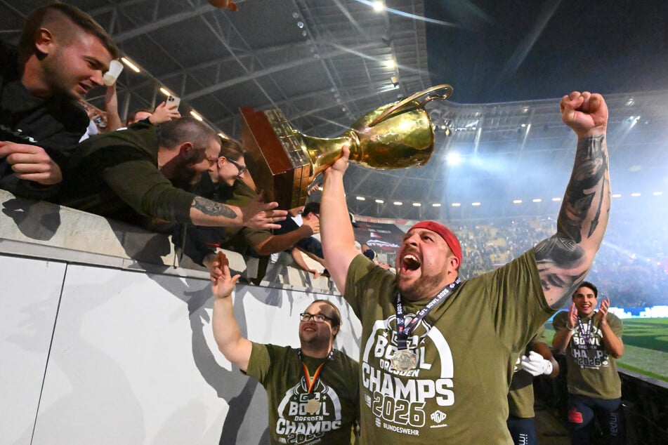 Phillip Most (r.) feierte ausgelassen seinen zweiten Titel. Ob es der letzte war, ließ er noch offen.