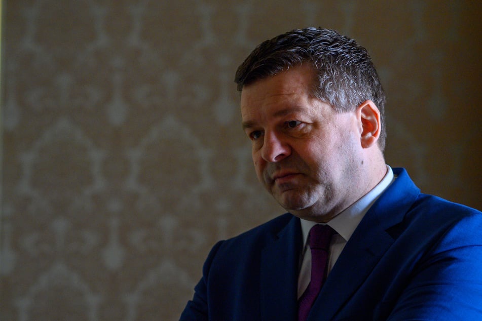 Sachsen-Anhalts Ministerpräsident Sven Schulze (46, CDU) äußerte sich bestürzt über die Amokfahrt in Leipzig. (Archivbild)