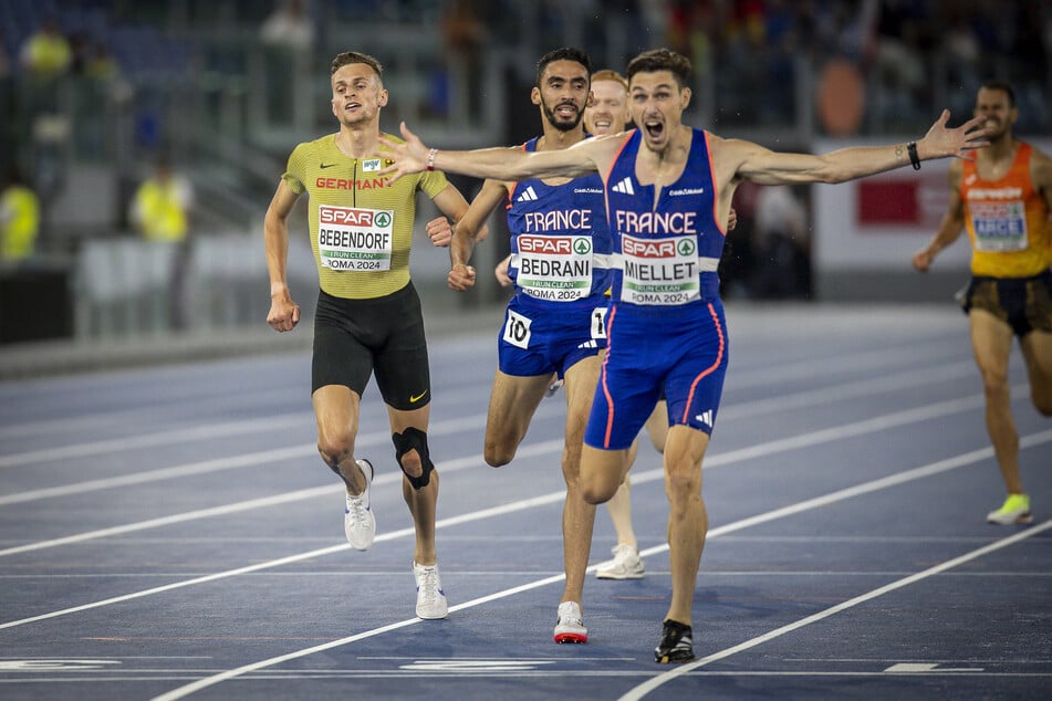 Karl Bebendorf (30, l.) lief hinter den Franzosen Alexis Miellet (31, r.) und Djilali Bedrani (32) ins Ziel und holte EM-Bronze.