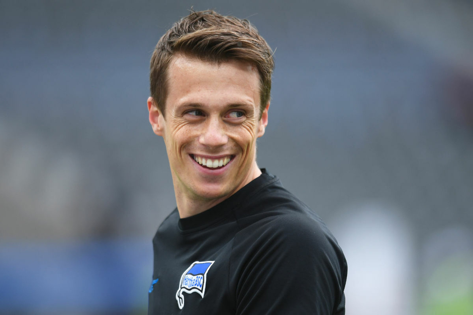 Torwart Alexander Schwolow (30) soll bei Schalke 04 auf dem Zettel stehen und könnte Hertha BSC im Sommer verlassen.