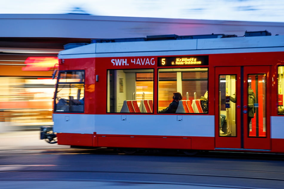 Die Verkehrsbetriebe in Sachsen-Anhalt planen für das 49-Euro-Ticket keine Extras.