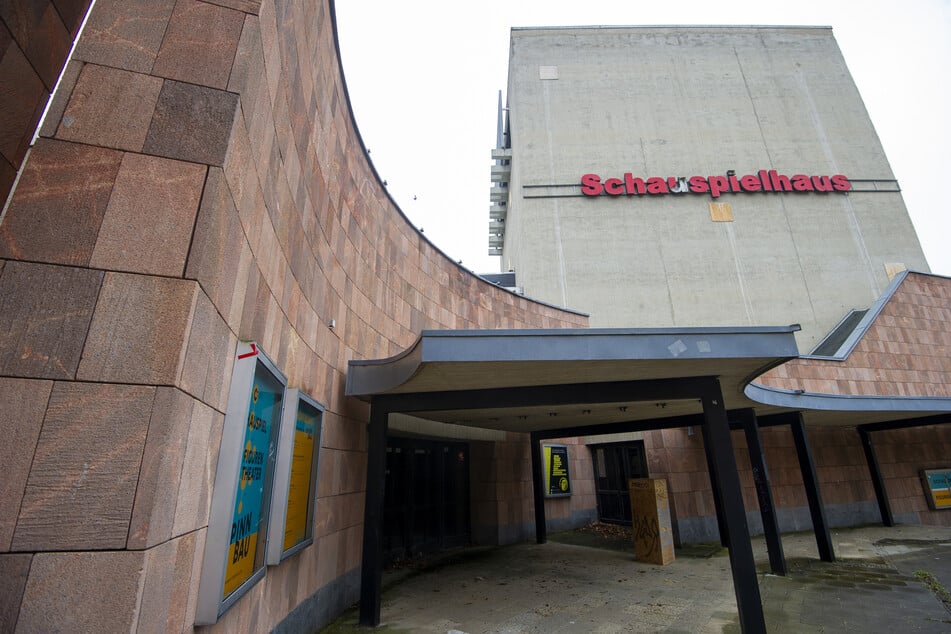 Die Sanierung des alten Schauspielhauses gilt derzeit als sehr unwahrscheinlich, Planungskosten fielen trotzdem an.