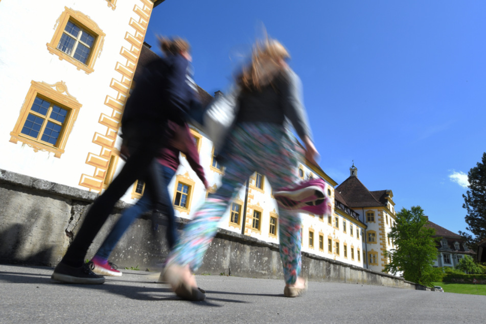 Elite Internat Feiert 100 Jahriges Jubilaum Geruchte Halten Sich 24