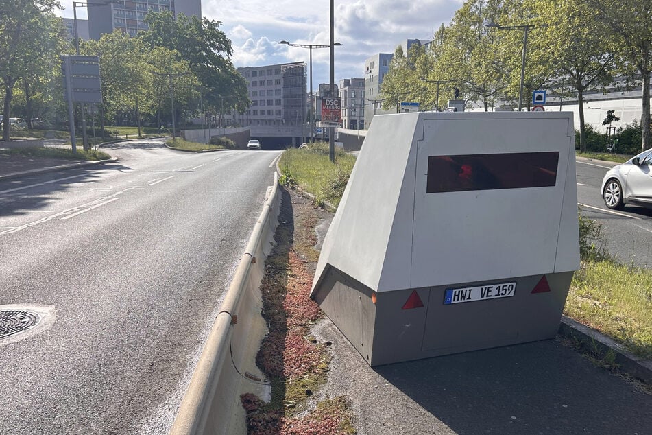Neuer Standort, keine Gnade: Superblitzer hat erste Raser schon erwischt!