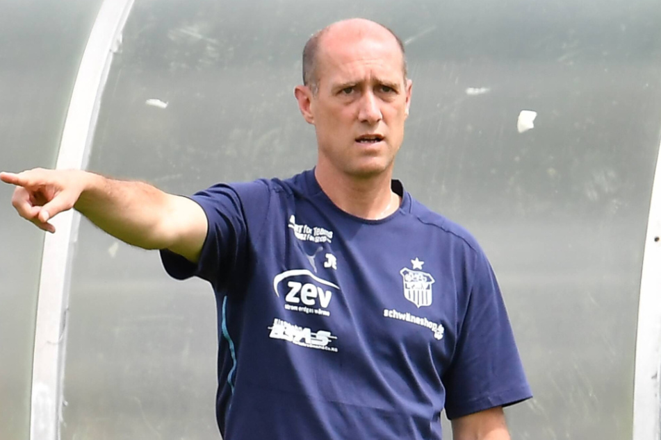 Joe Enochs (49) sah beim Test gegen Nürnberg noch viel Luft nach oben.