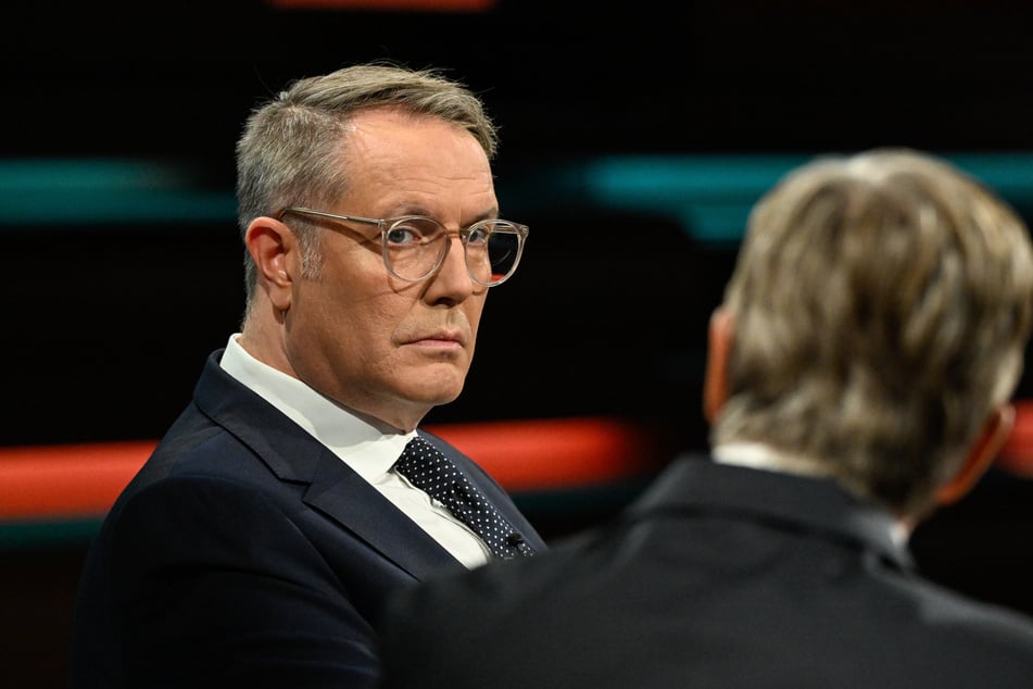 Der Moderator machte sein Gegenüber auf die Problematik von "rhetorischen Tricks und Nebelkerzen" aufmerksam.