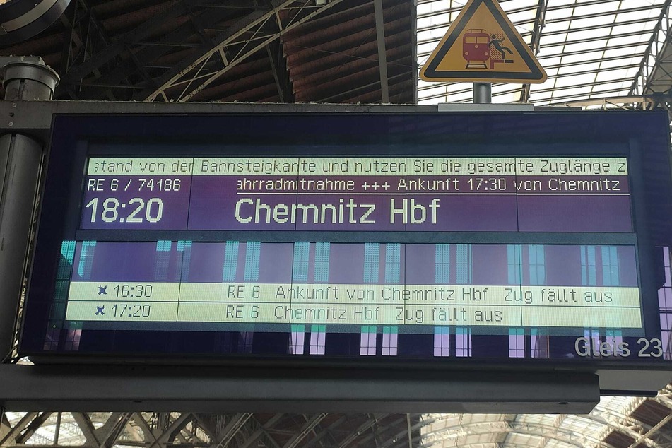 Am Sonntagnachmittag fielen zudem Züge in Richtung Chemnitz aus. Der Grund: Kinder im Gleisbereich.