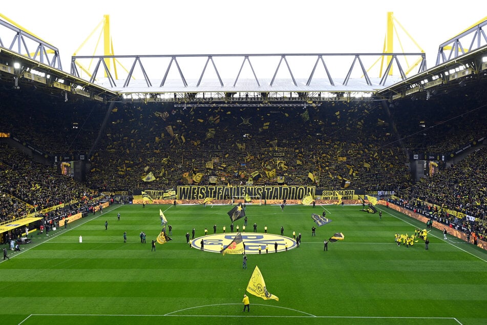 Die Fußballspiele sollen im Dortmunder Westfalenstadion stattfinden.