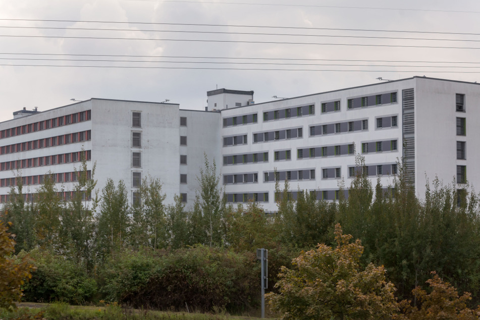 Der Frauenknast von Chemnitz hat eine spezielle Mutter-Kind-Station. Zwischen 2014 und Juli 2020 brachten 57 Gefangene ihre Kinder hinter Gittern zur Welt.