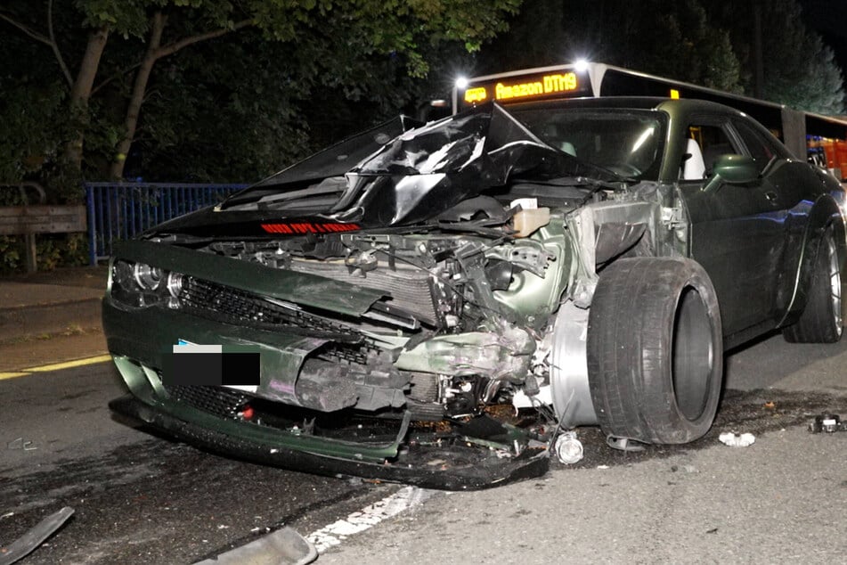 Auch der Dodge der beiden Unfallverursacher war nicht mehr fahrbereit.