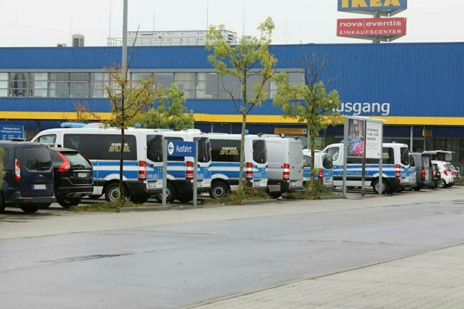 Das Gebiet um IKEA in Leuna-Günthersdorf wurde nach der Vermissten abgesucht – vergeblich.