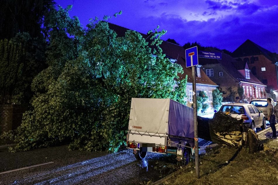 Starkregen überflutet Keller und Straßen in Kiel