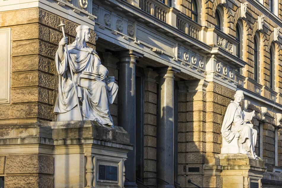 Drei Jahre lang fahndeten die Ermittler nach dem 36-Jährigen. Nun soll ihm in Dresden der Prozess gemacht werden. (Archivfoto)