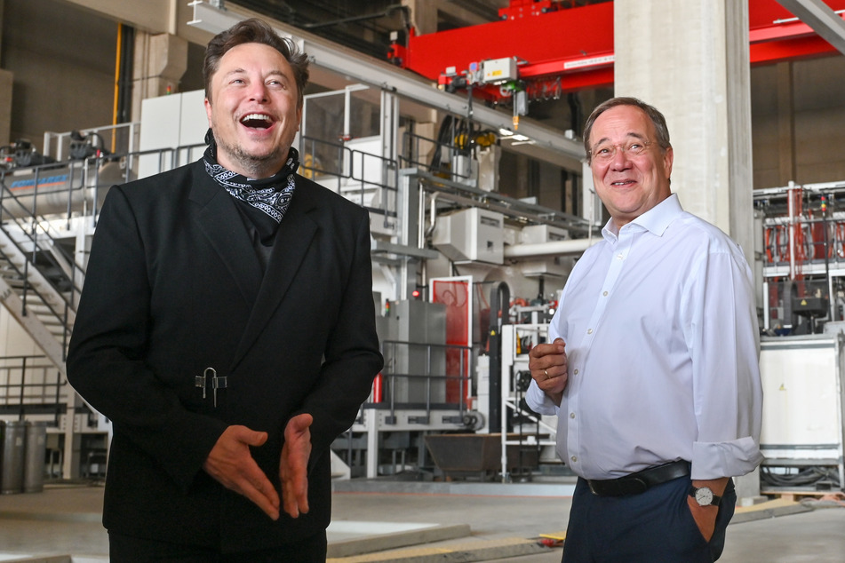 Elon Musk hat erneut gut lachen. Nachdem das Treffen mit Armin Laschet (60, CDU) scheinbar super lief, gibts jetzt wohl auch noch ordentlich Cash.