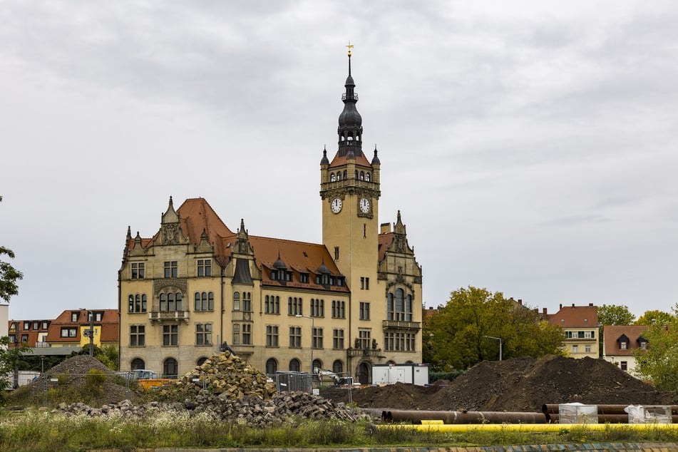 Seit Oktober 2021 wird das Rathaus in Cotta saniert.