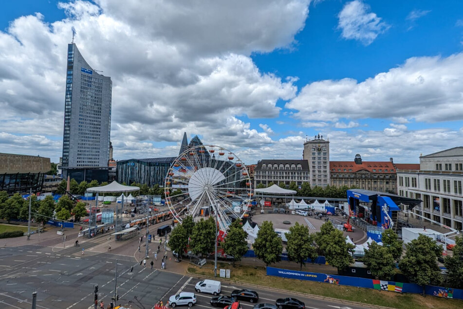 Die "Fan Zone" auf dem Leipziger Augustusplatz bietet Platz für 15.000 Leute.