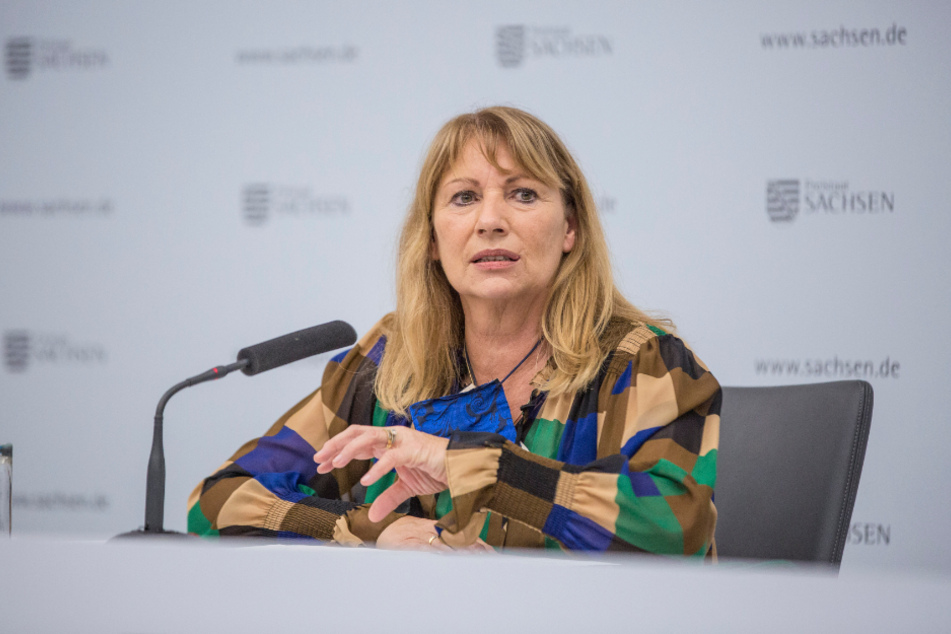 Befürchtet Liefer-Engpässe: Noch lässt Sachsens Gesundheitsministerin Petra Köpping (62, SPD) einen Teil der Impfdosen bunkern.