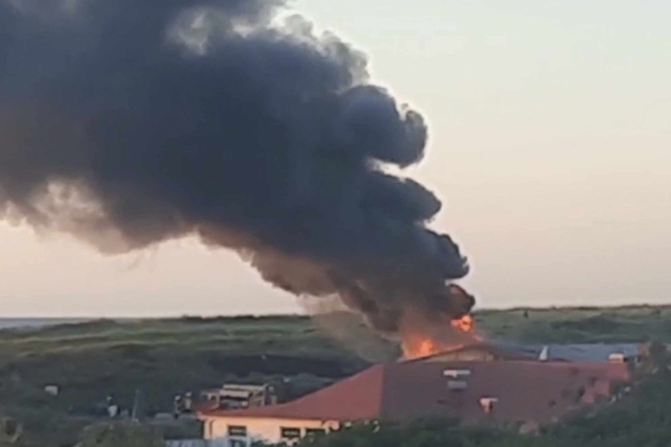 "Geschichtsträchtiges Feuer" auf beliebter Nordseeinsel! Rauchwolke reicht bis zum Festland
