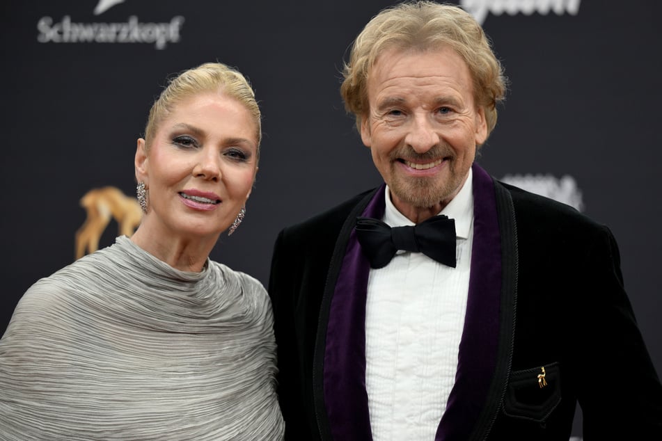 Thomas Gottschalk (76) und seine Frau Karina bei der 77. Bambi-Verleihung im November 2025.