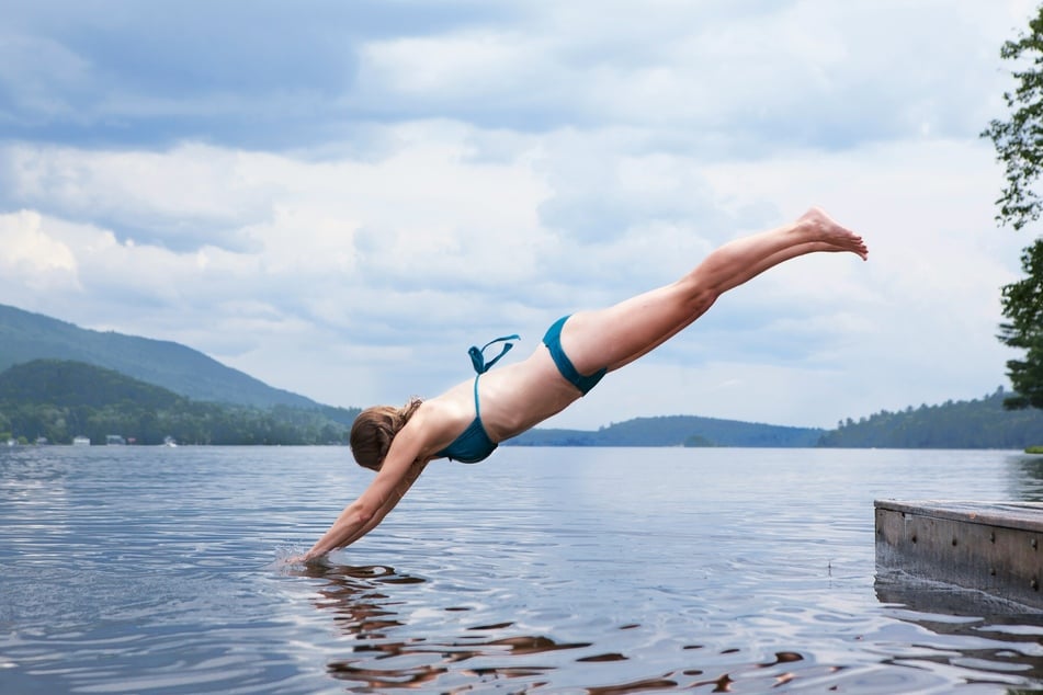 Baden darf man im Hainer See nur an den gekennzeichneten Badestellen, Stränden und Badestegen (Symbolbild).
