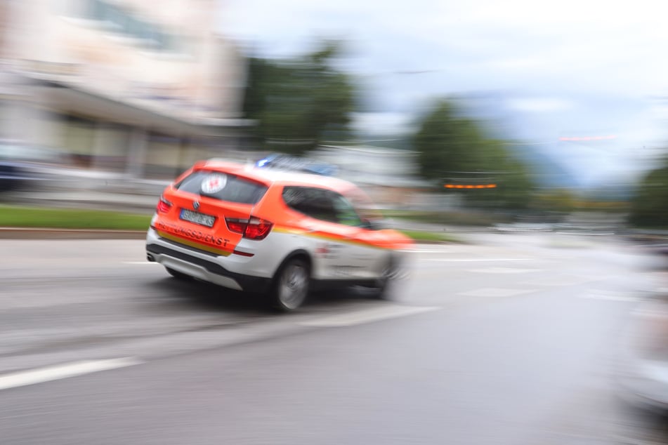 Ein Autofahrer kam im Landkreis Börde ums Leben. (Symbolbild)