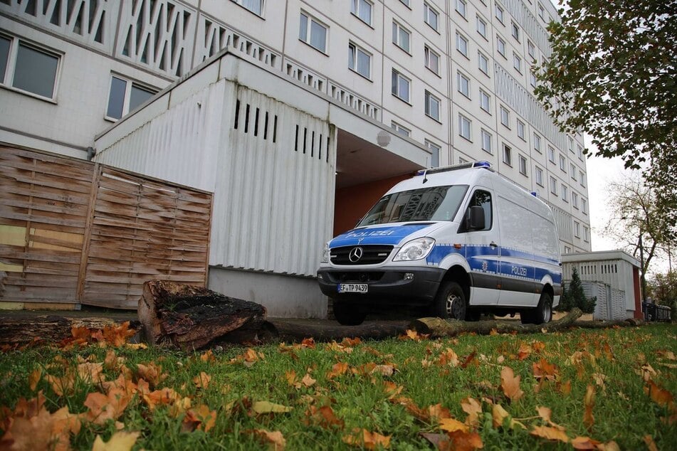 Der Schaden wird auf mehrere Millionen Euro geschätzt. Am Sonntagmorgen schlug die Polizei zu.