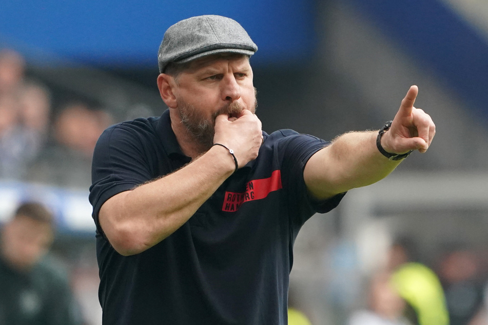 HSV-Coach Steffen Baumgart (52) musste zum zweiten Mal mitansehen, wie ein vermeintlicher Treffer seiner Mannschaft zurückgenommen wird.