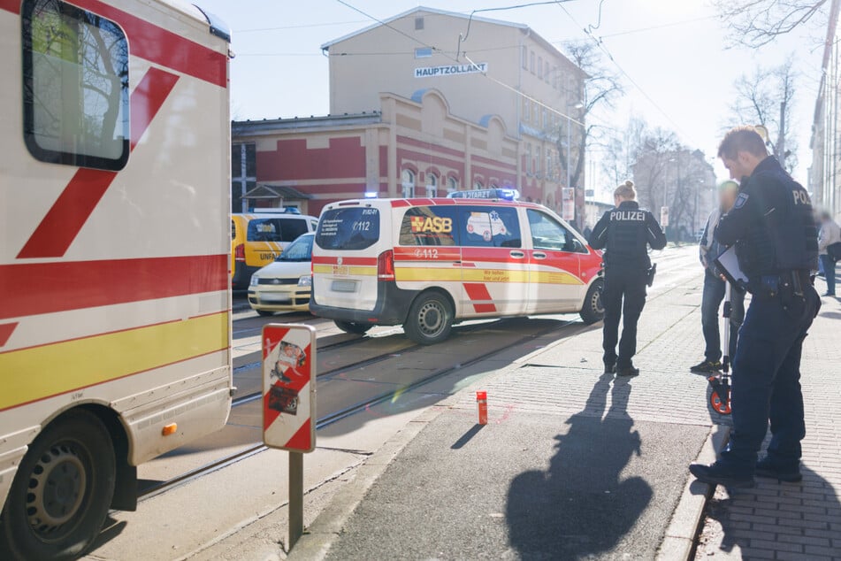 Polizei und Rettungsdienst waren am Unfallort.