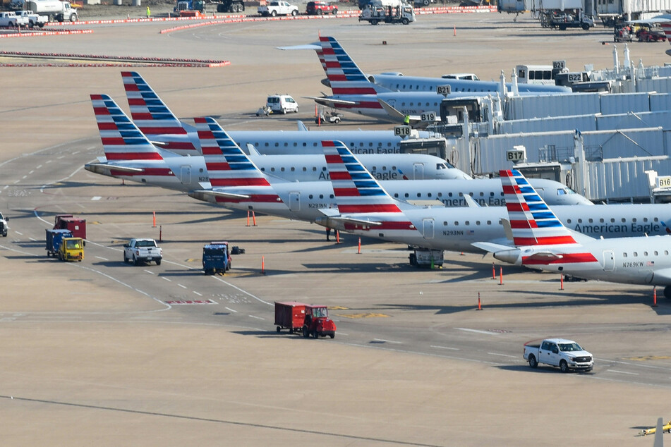FAA moves to end mandated domestic flight cuts at dozens of US airports