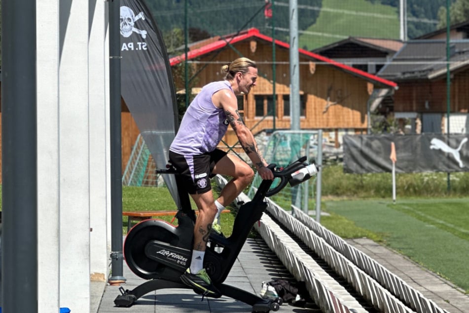 Kapitän Jackson Irvine (32) tritt wieder in die Pedale.
