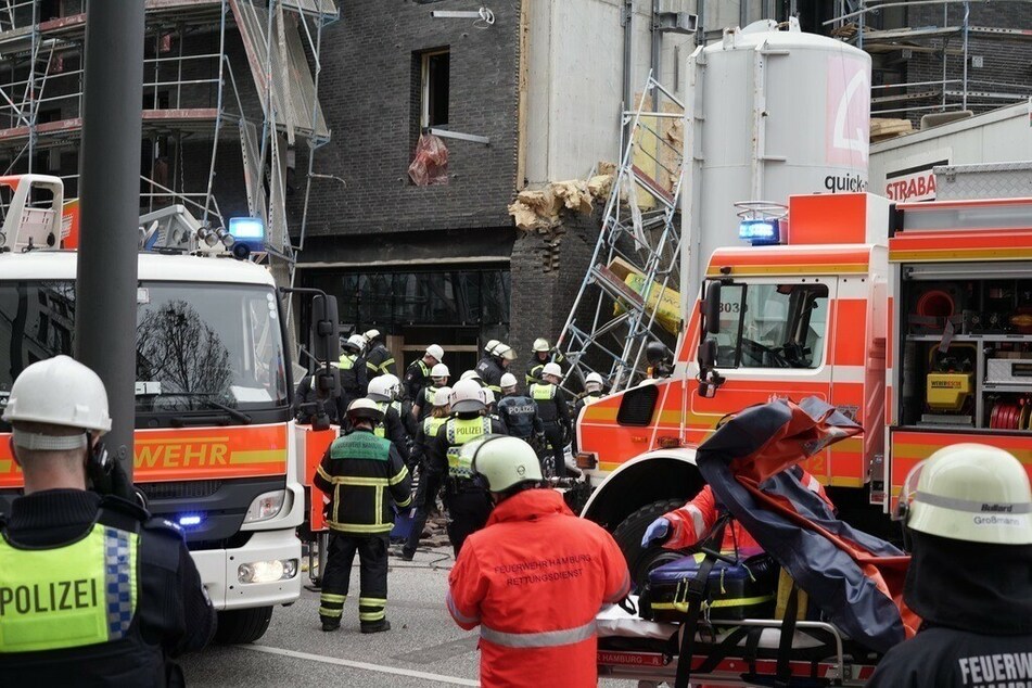 Polizei und Feuerwehr waren mit einem Großaufgebot vor Ort.