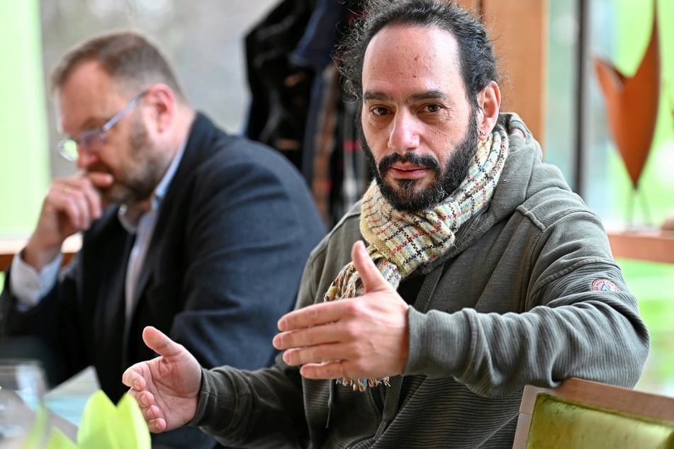 Enrico Hilbert (50, BSW-Fraktion) kritisiert den geplanten Treppenhaus-Abriss an der Kooperationsschule – die Stadt hält dennoch an den Plänen fest.