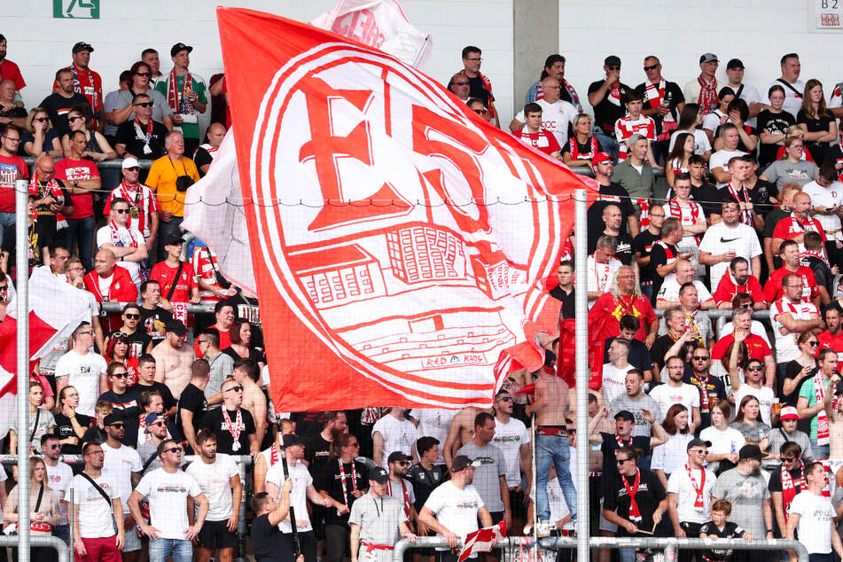 Sie wollen am Samstag endlich den ersten Heimsieg der Saison feiern: Die FSV-Fans sind bereit.