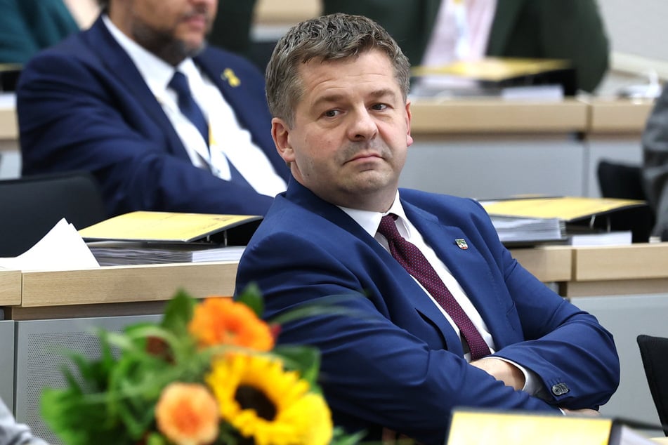 Ministerpräsident und CDU-Fraktionsleiter Sven Schulze (47) steht bei seinen Parteikollegen in der Kritik.