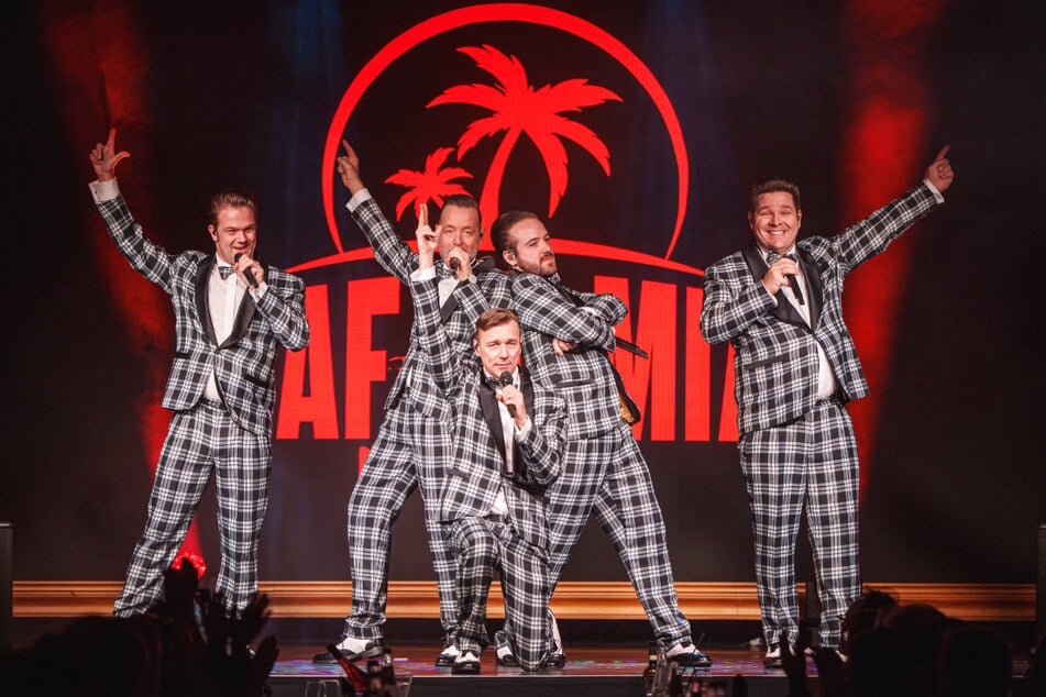 Dresdens beliebteste Kult-Dinnershow verspricht einen ganz besonderen Abend voller Unterhaltung.