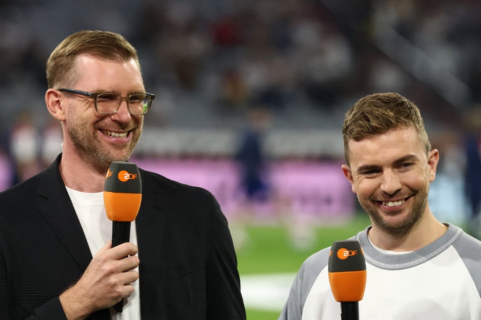 Kramer ist derzeit, hier an der Seite von Per Mertesacker (42), Fußball-Experte im ZDF.