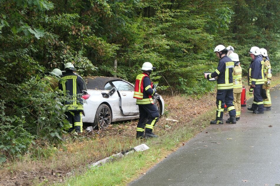 Mehrere Einsatzkräfte kamen zur Unfallstelle.